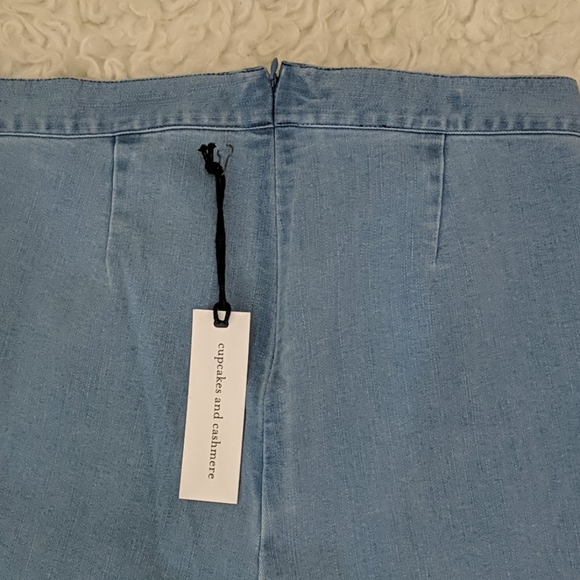 NWT ~ CUPCAKES & CASHMERE Ruffled Frayed Hem Jeans - Picture 5 of 9